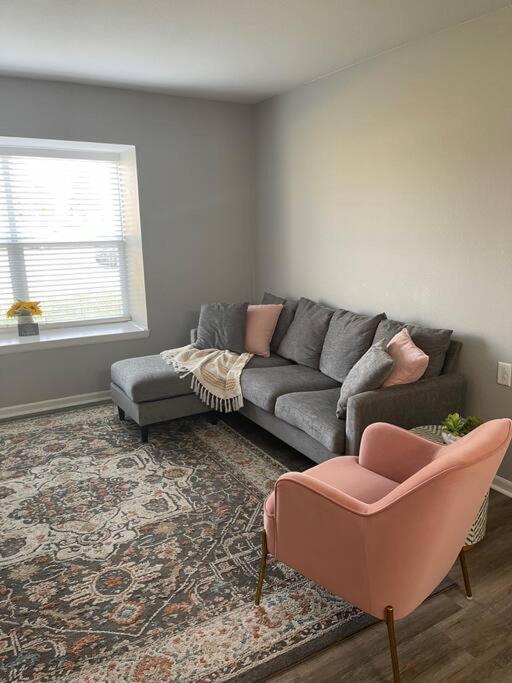 The Delores - 2 Bedroom Apt In Quilt Town, Usa Hamilton Екстериор снимка
