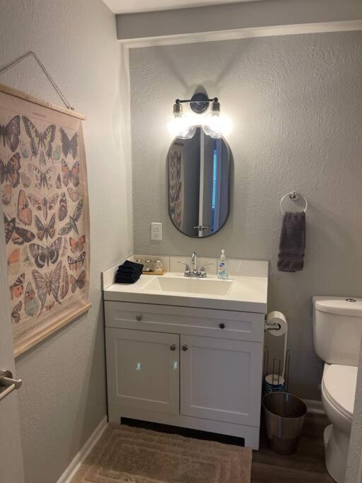 The Delores - 2 Bedroom Apt In Quilt Town, Usa Hamilton Екстериор снимка